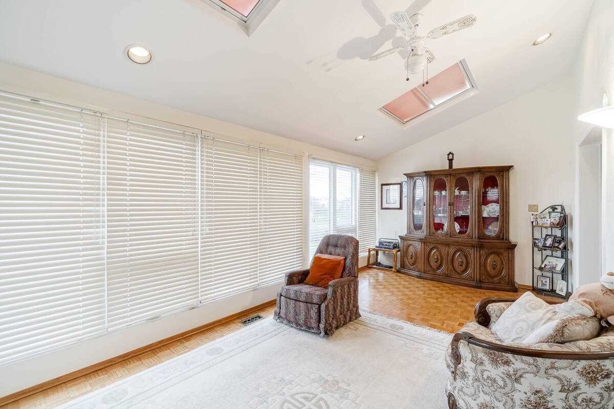 119 Albany Dr