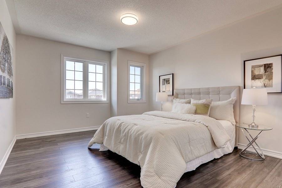 76 Hopkins Cres