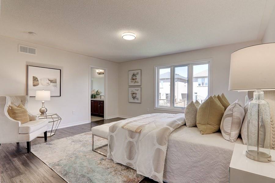 76 Hopkins Cres