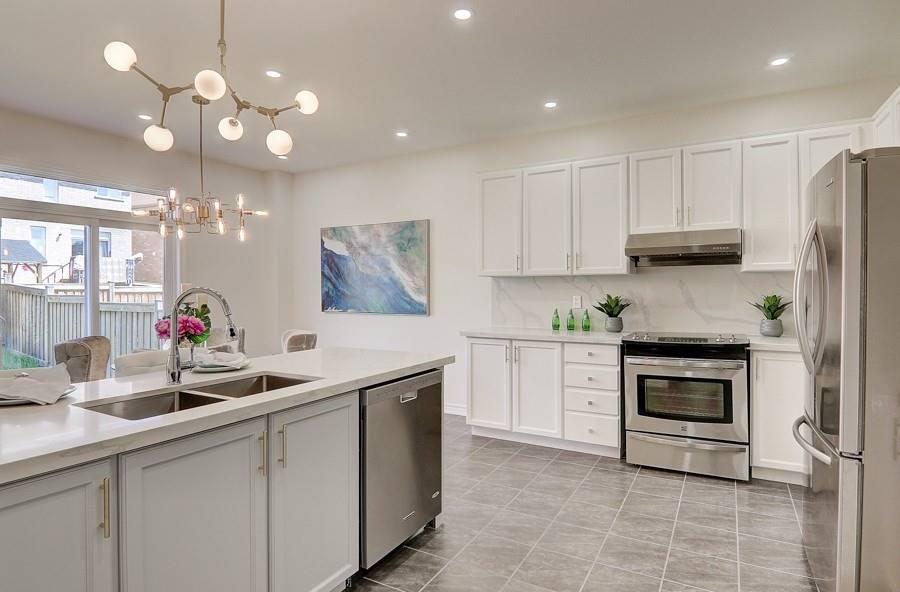 76 Hopkins Cres