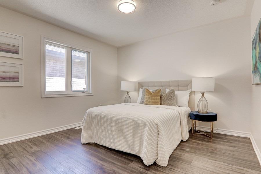 76 Hopkins Cres