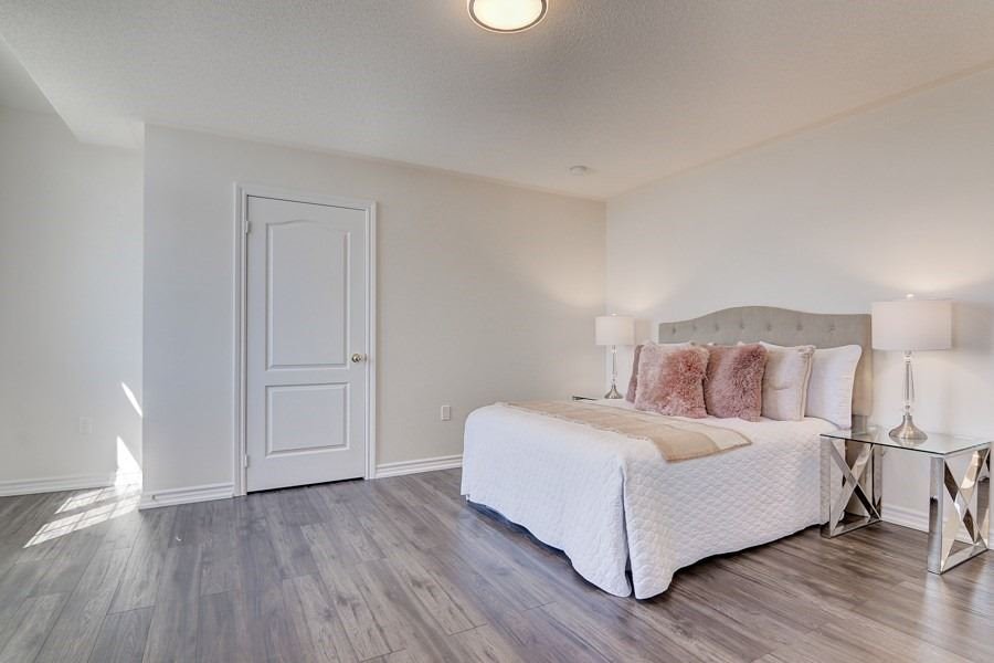 76 Hopkins Cres