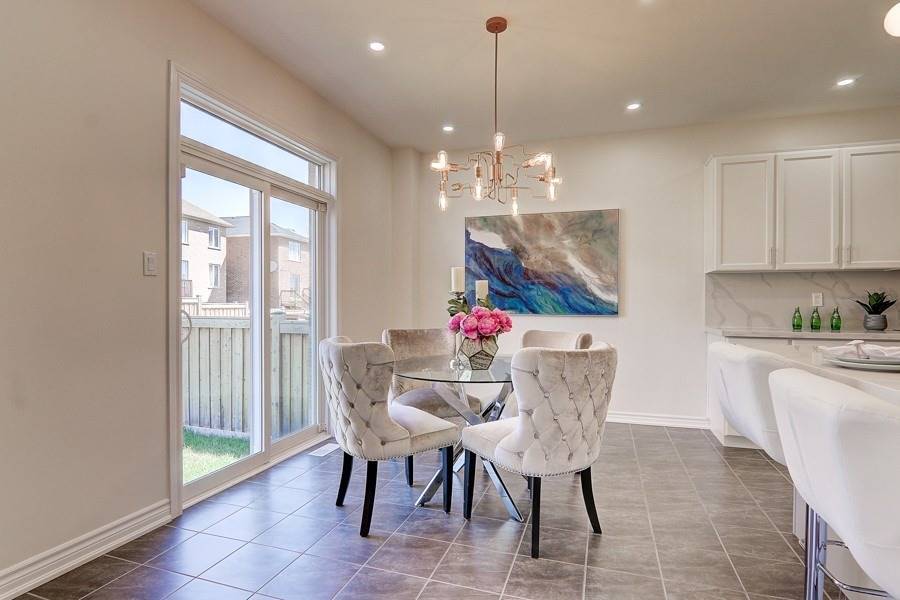 76 Hopkins Cres