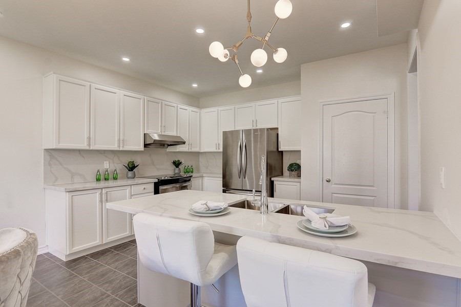 76 Hopkins Cres