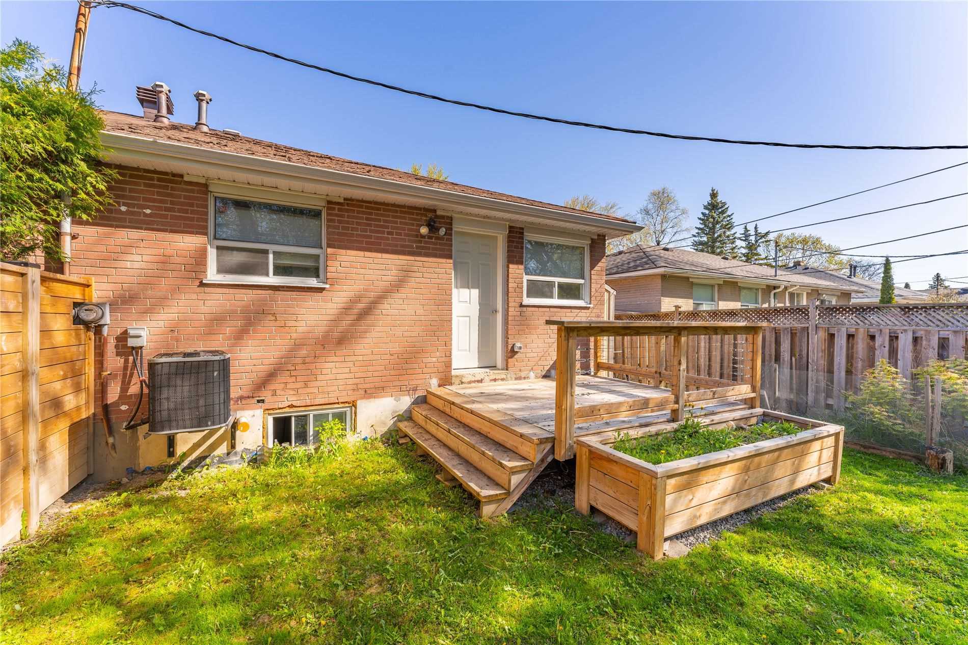 61 Tecumseh Dr