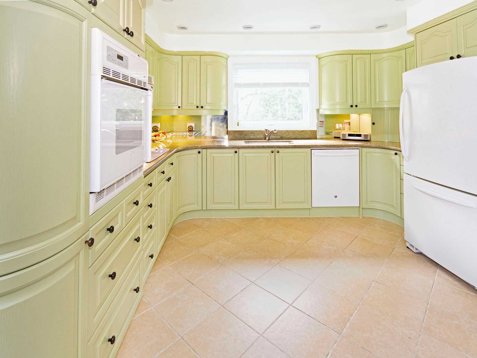 64 Cardinal Cres