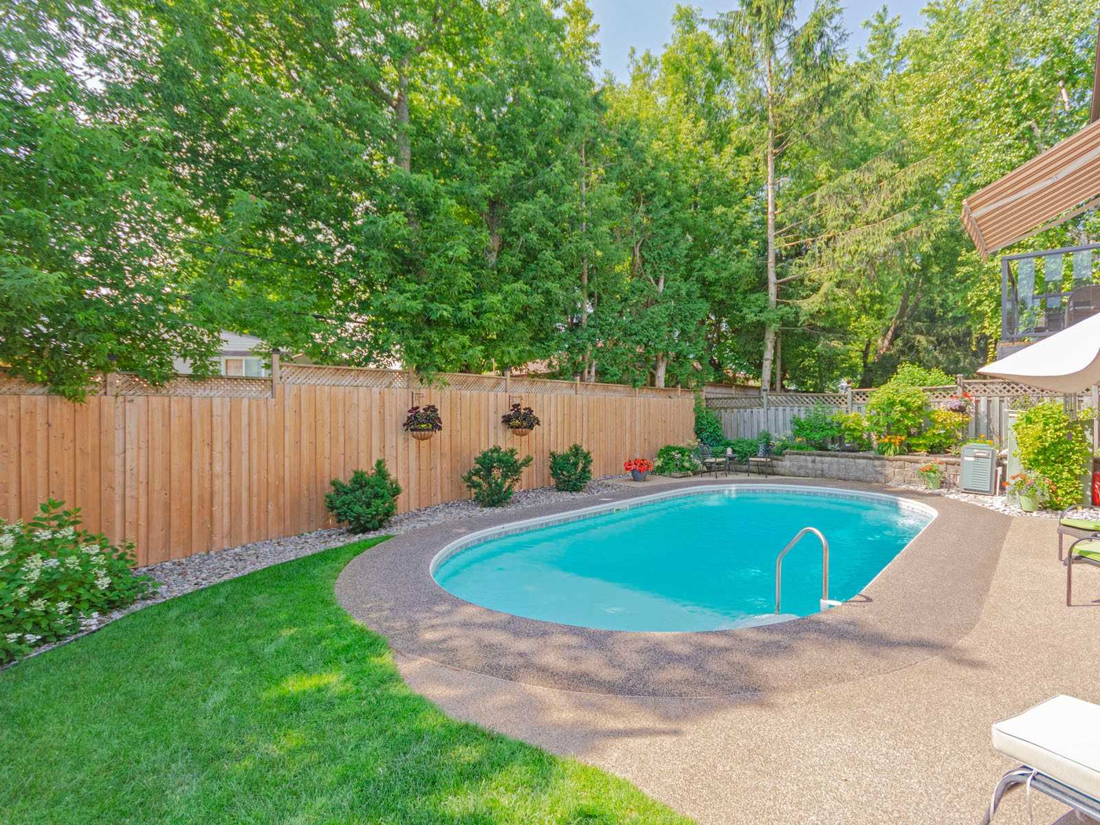 64 Cardinal Cres