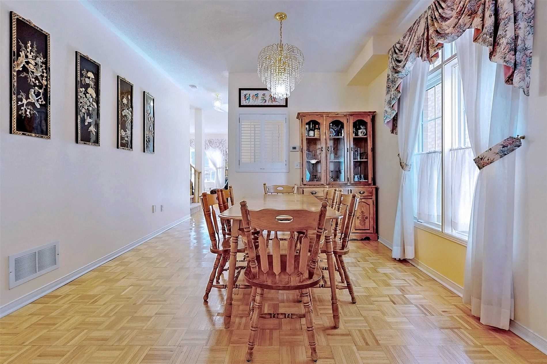 10 Fairlawn Ave