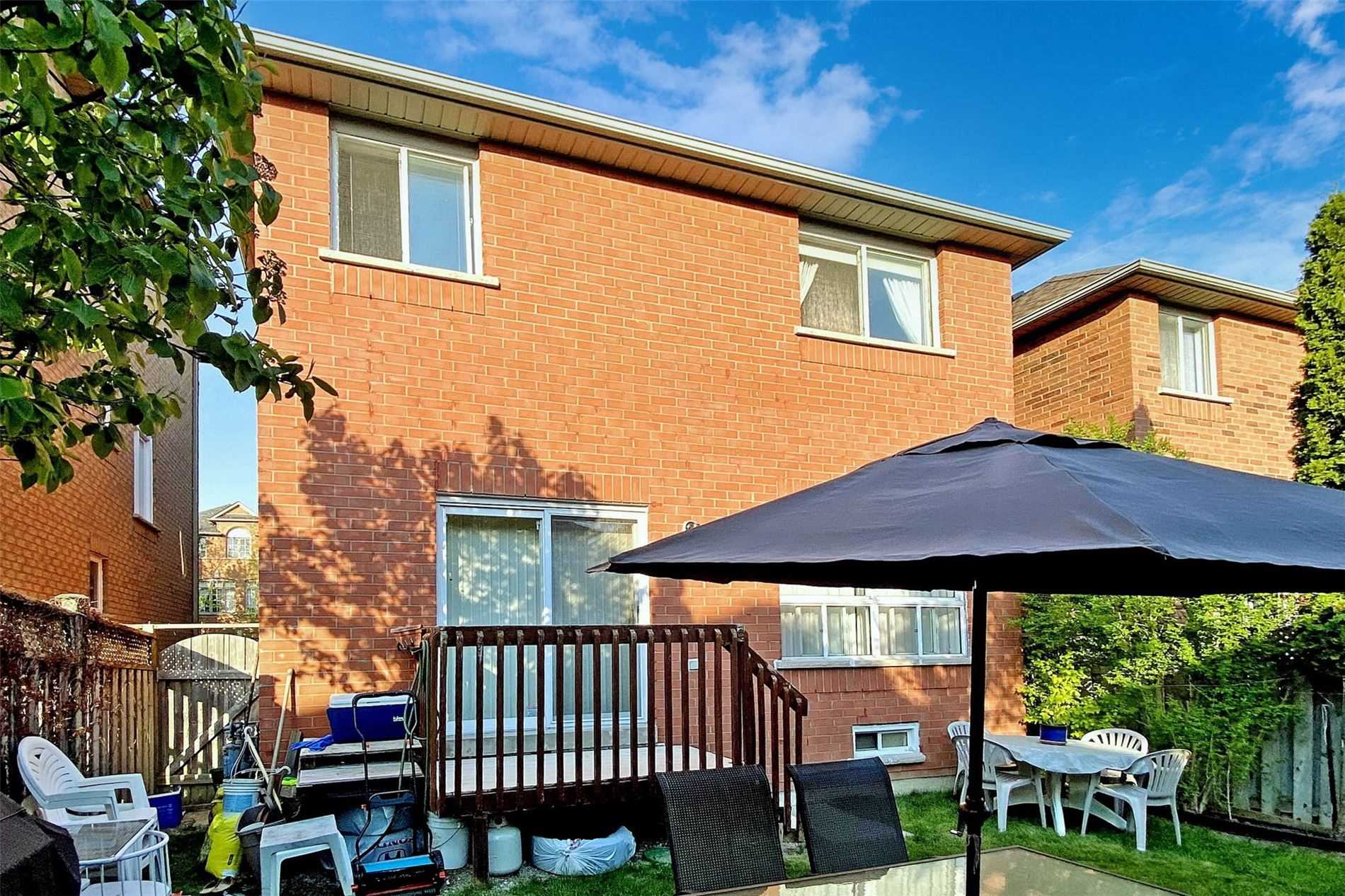 10 Fairlawn Ave