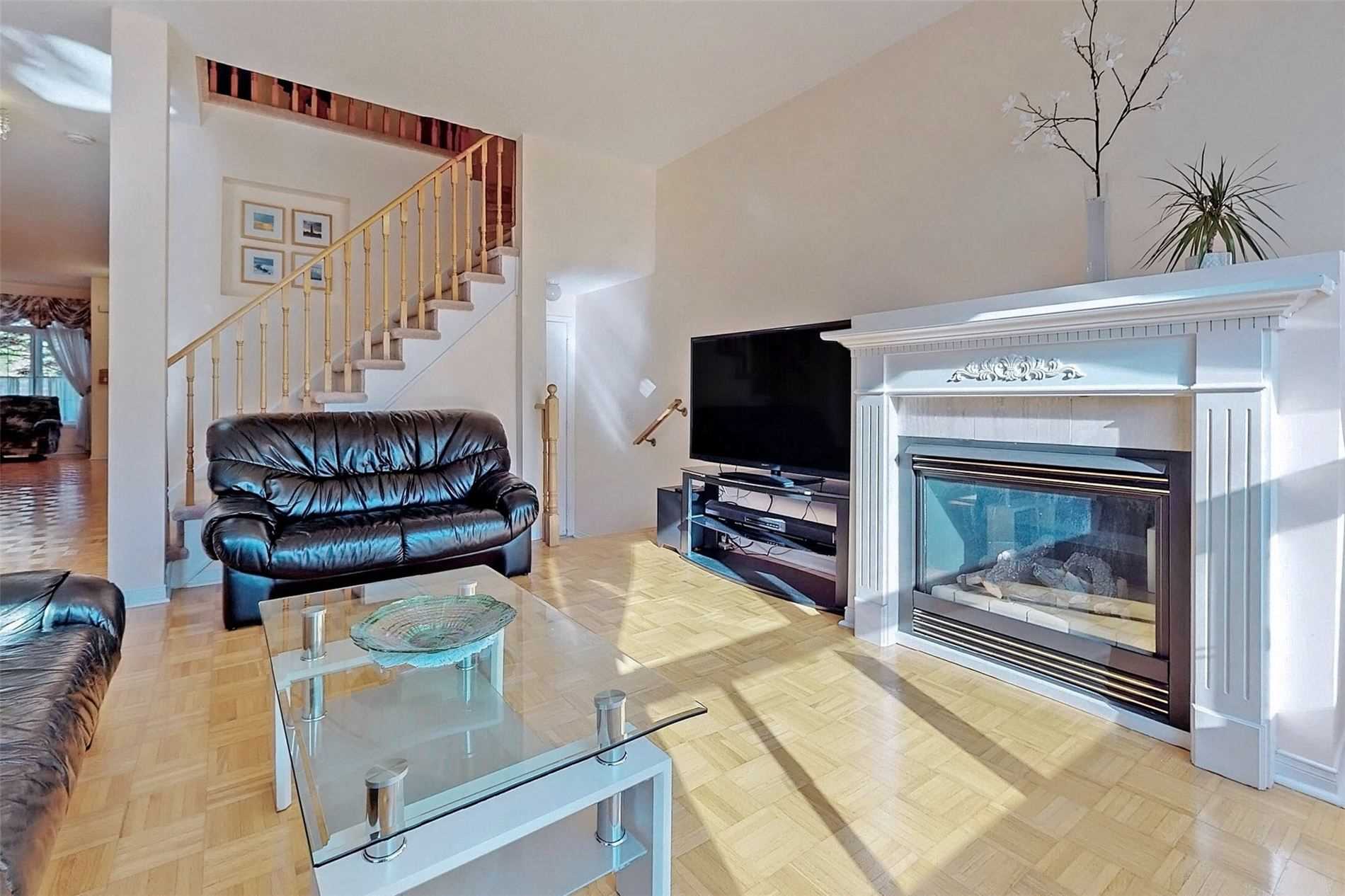 10 Fairlawn Ave