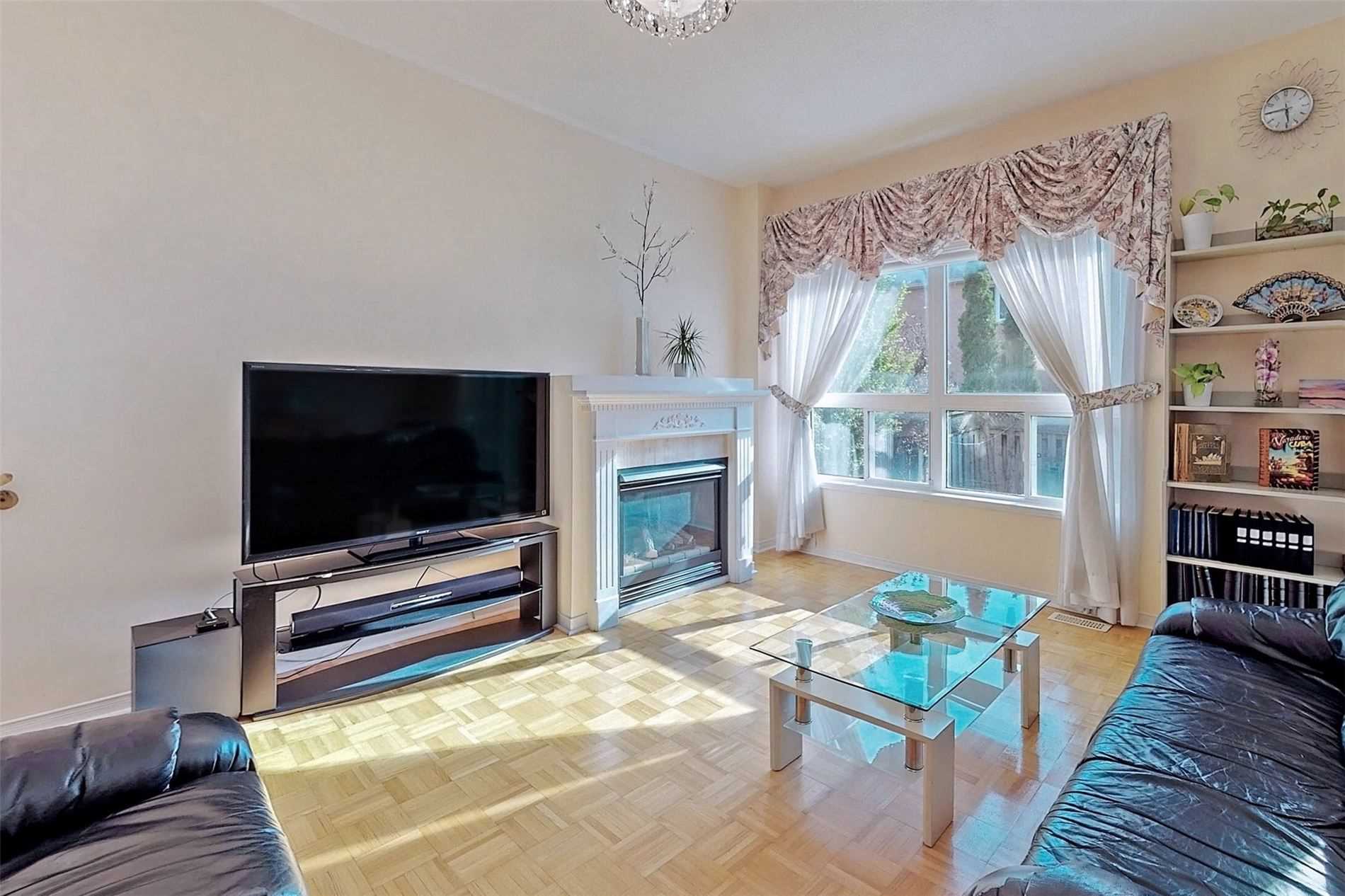 10 Fairlawn Ave