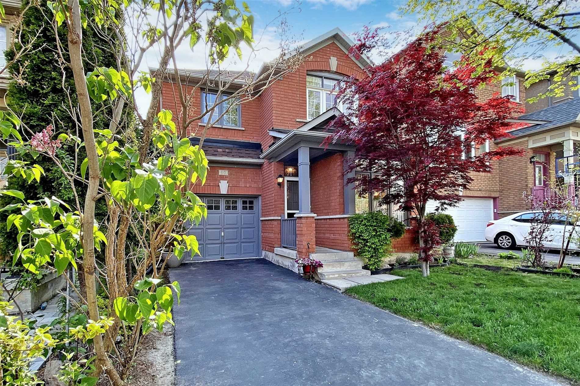 10 Fairlawn Ave