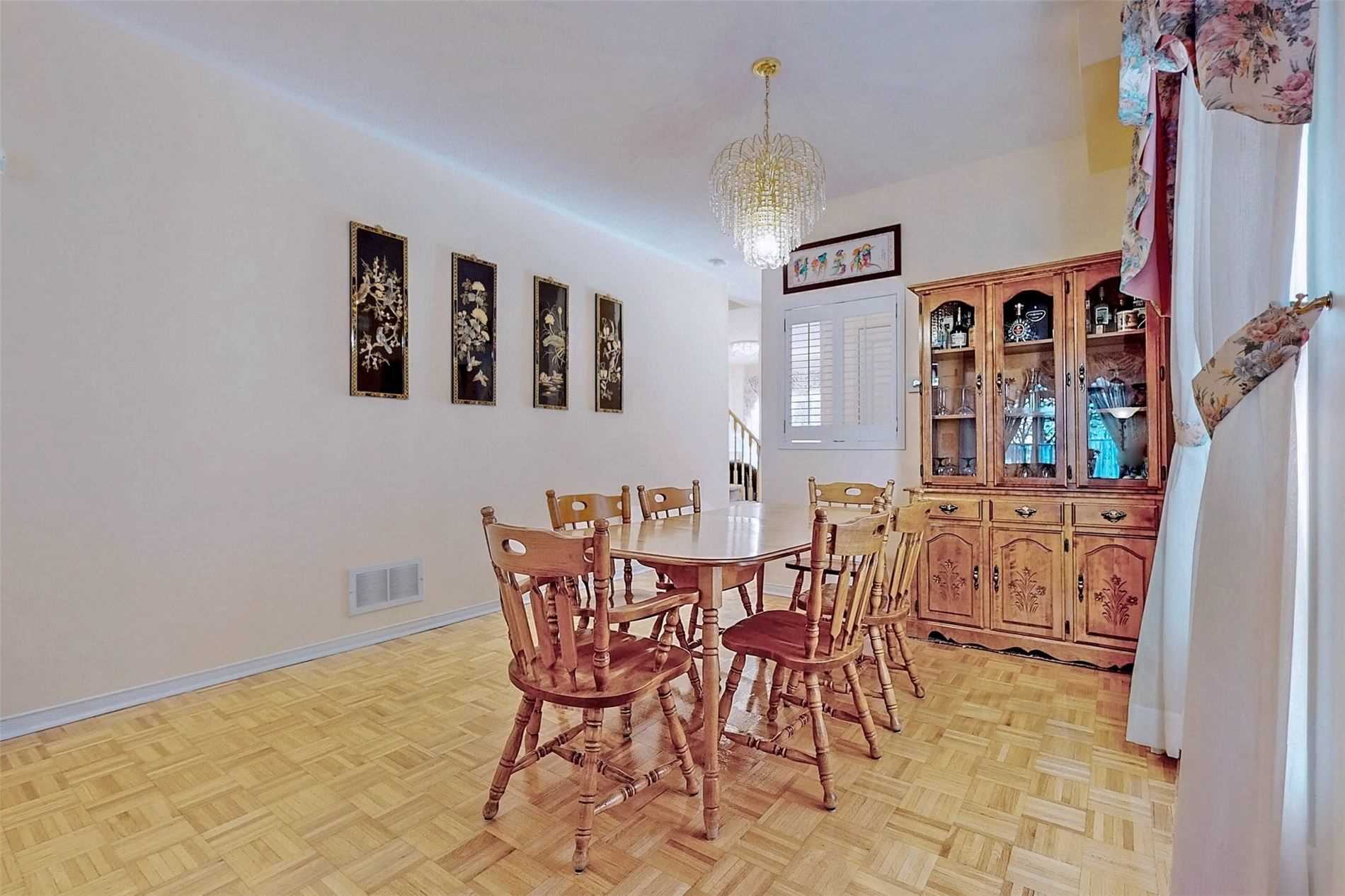 10 Fairlawn Ave