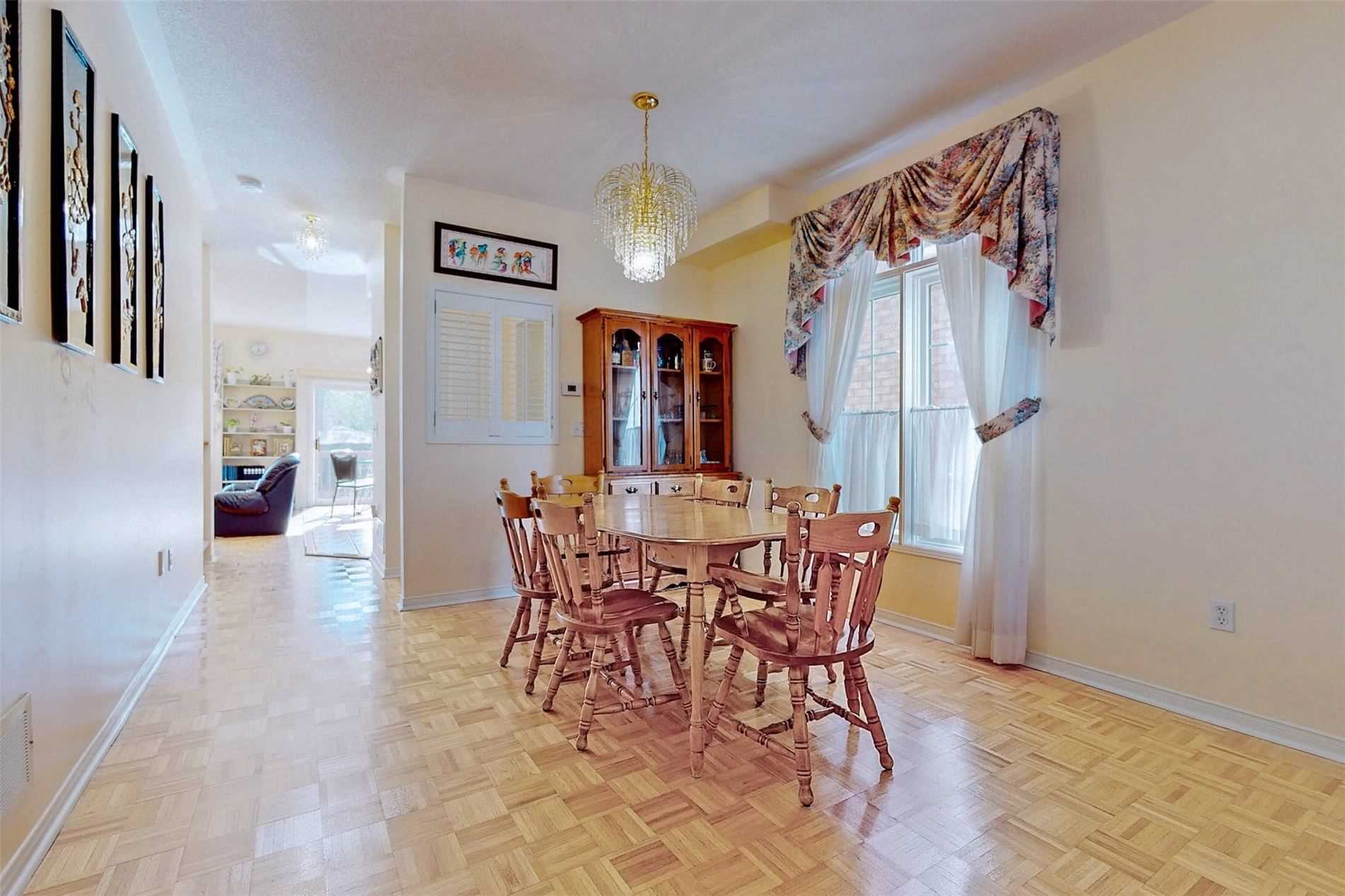10 Fairlawn Ave