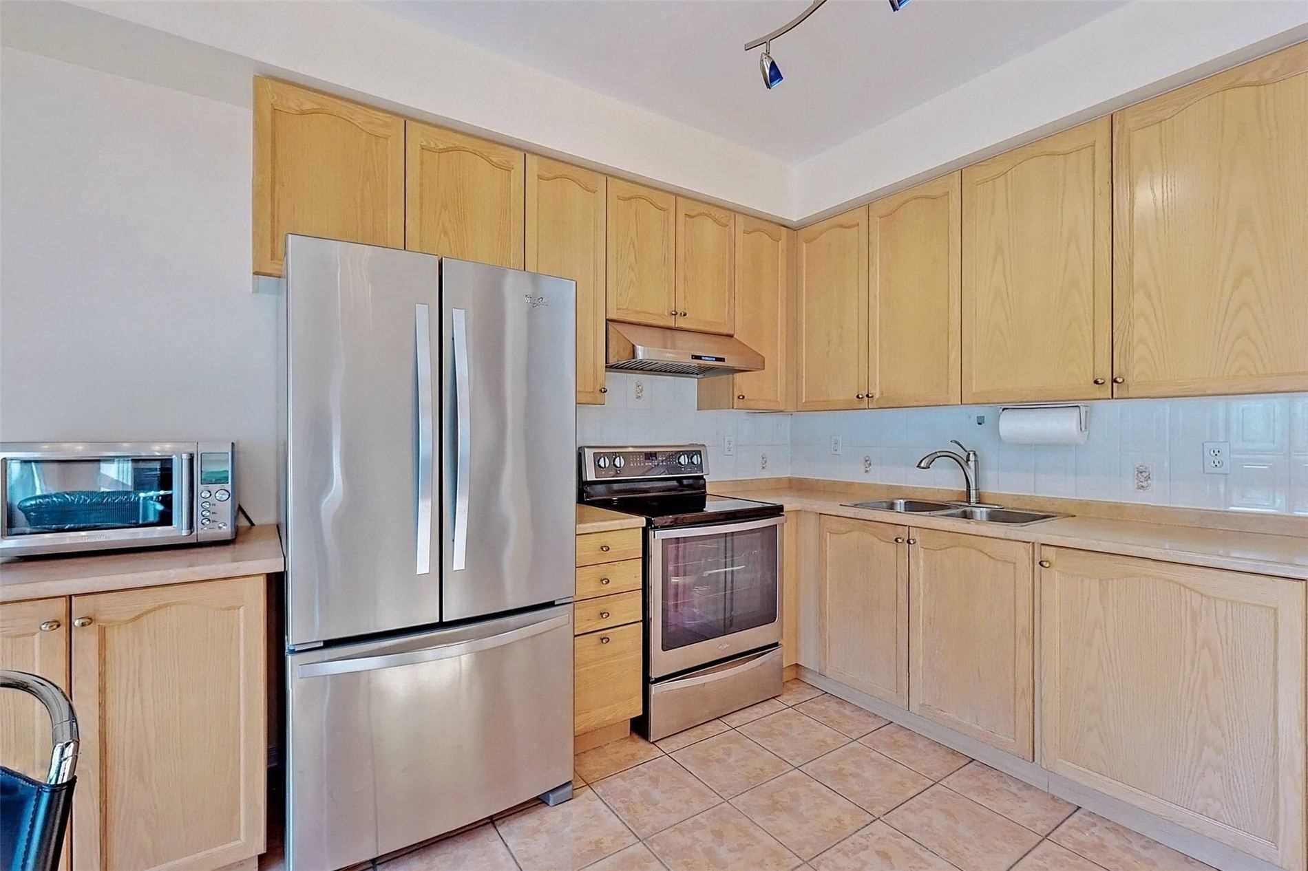 10 Fairlawn Ave
