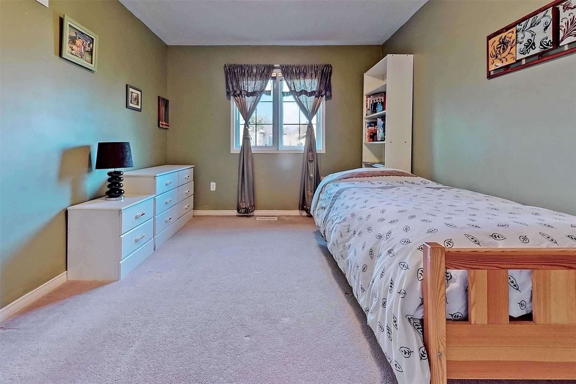10 Fairlawn Ave