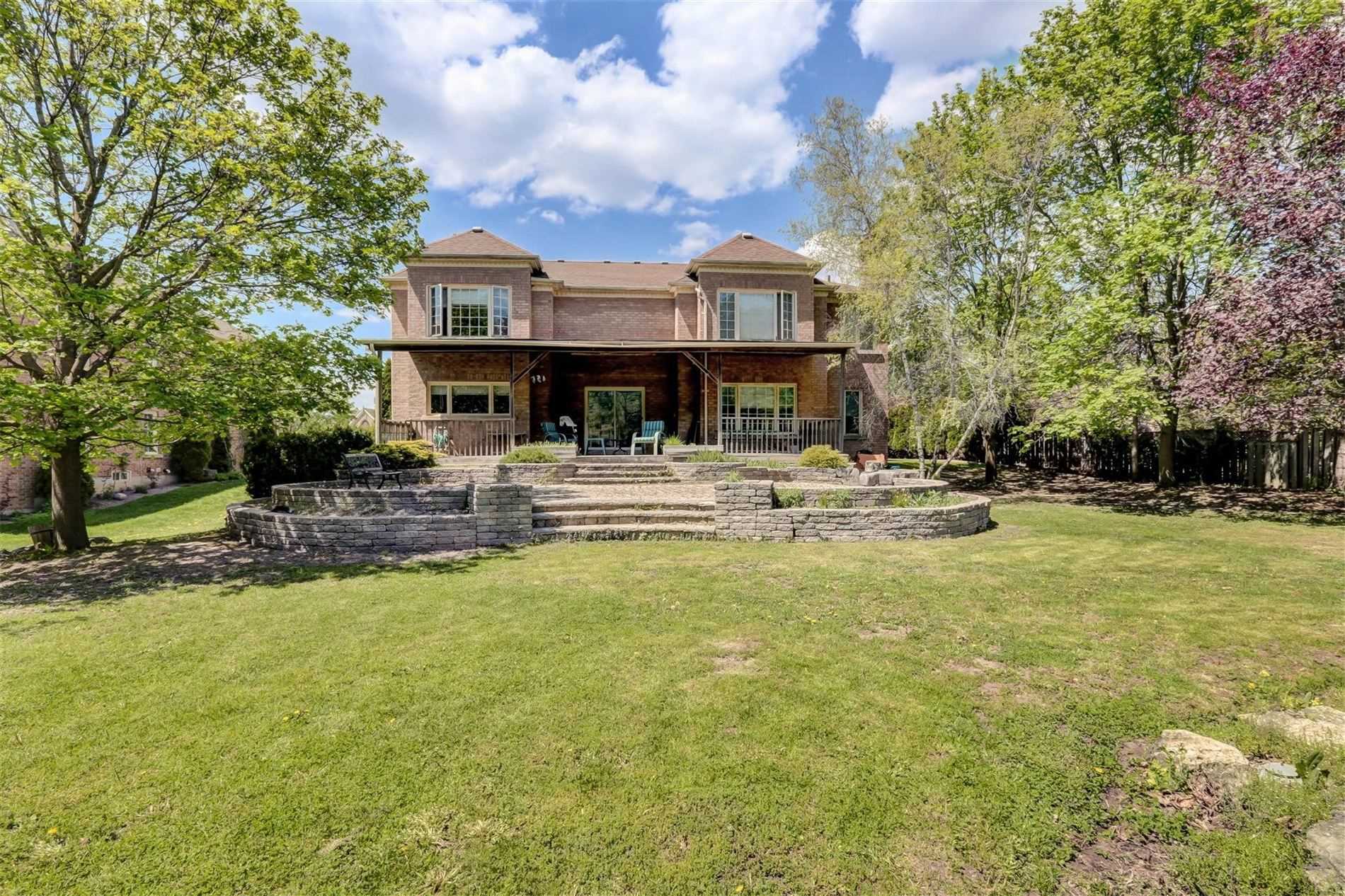 988 Lockwood Circ
