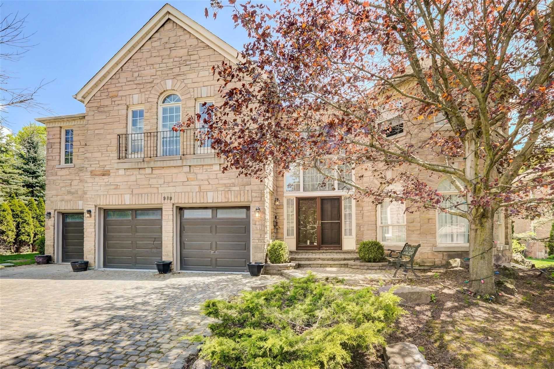 988 Lockwood Circ