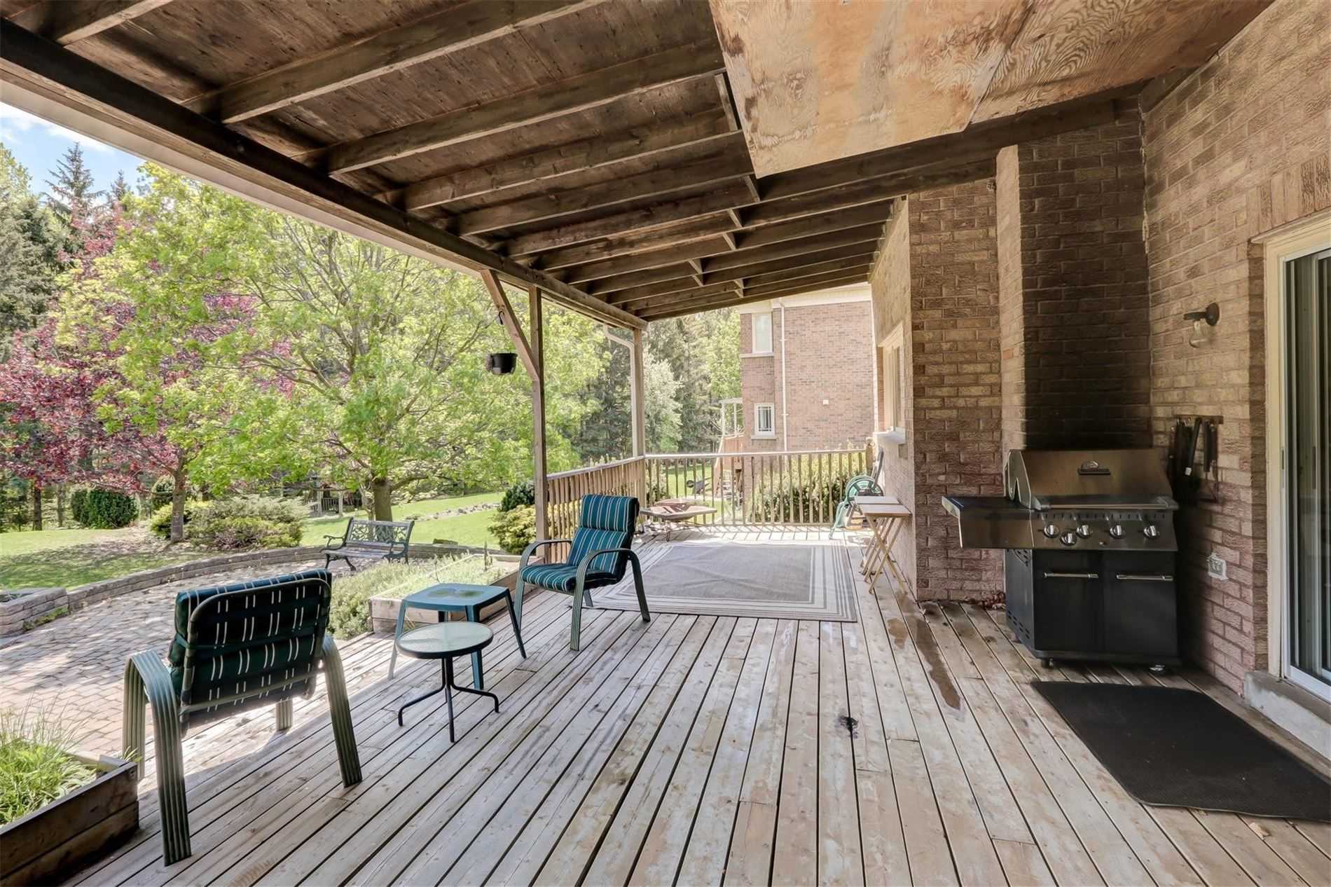 988 Lockwood Circ
