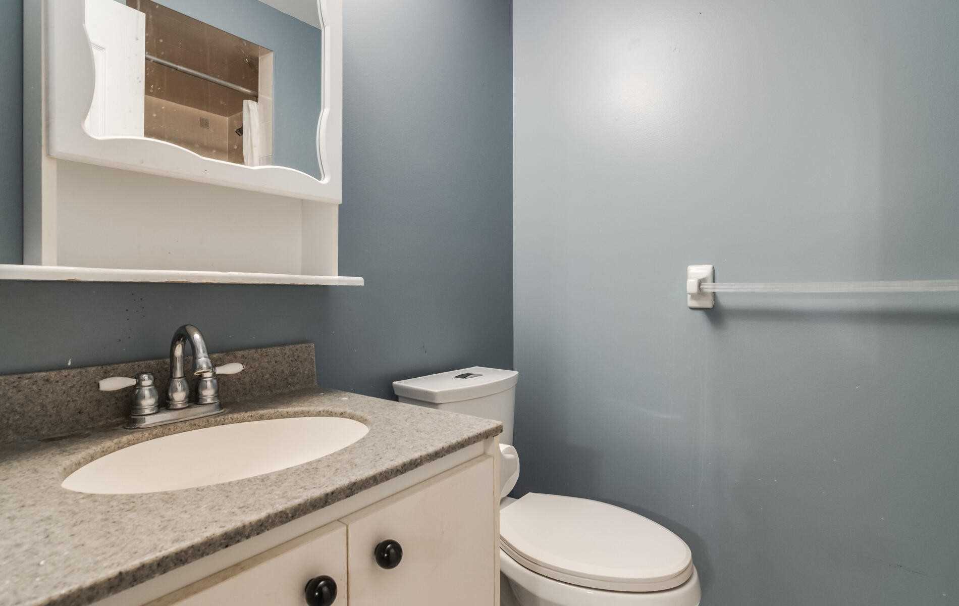 73 Burling Pl