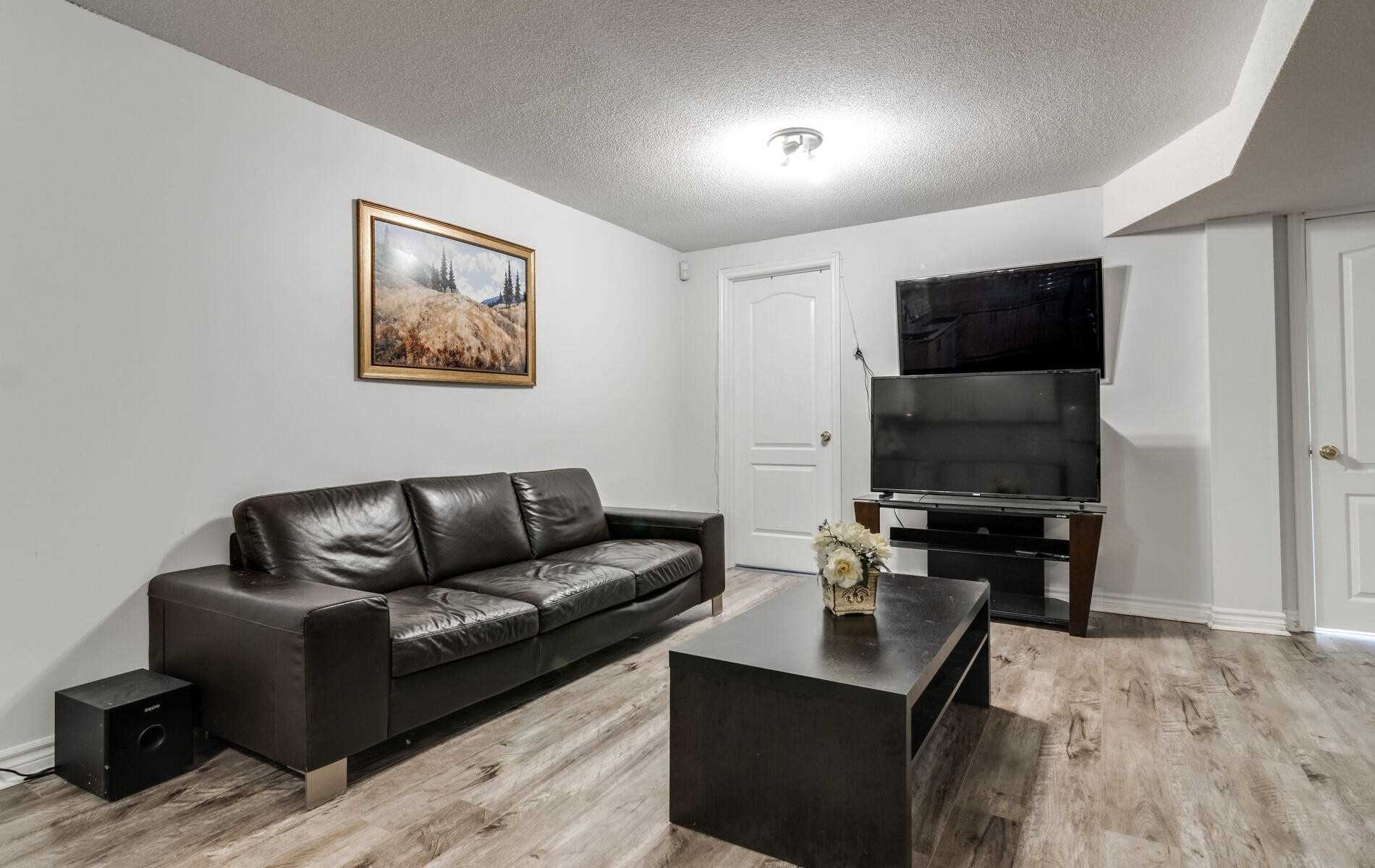 73 Burling Pl