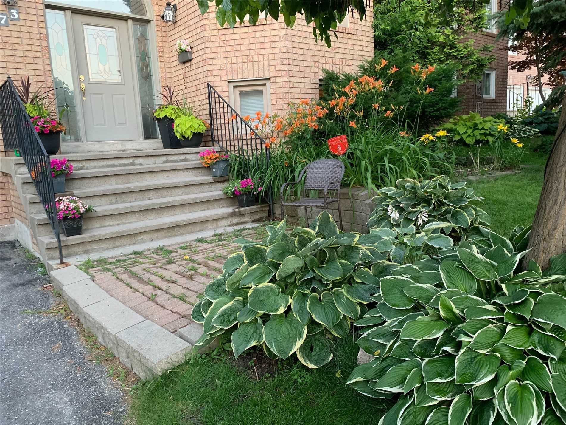 73 Burling Pl