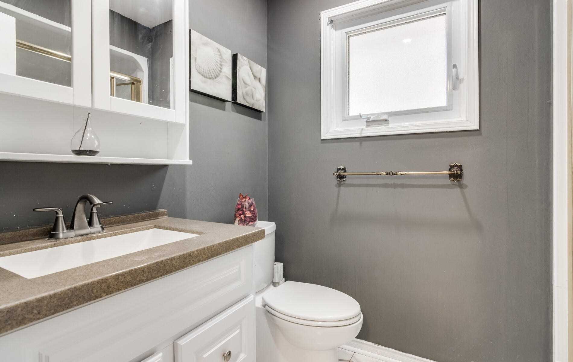 73 Burling Pl
