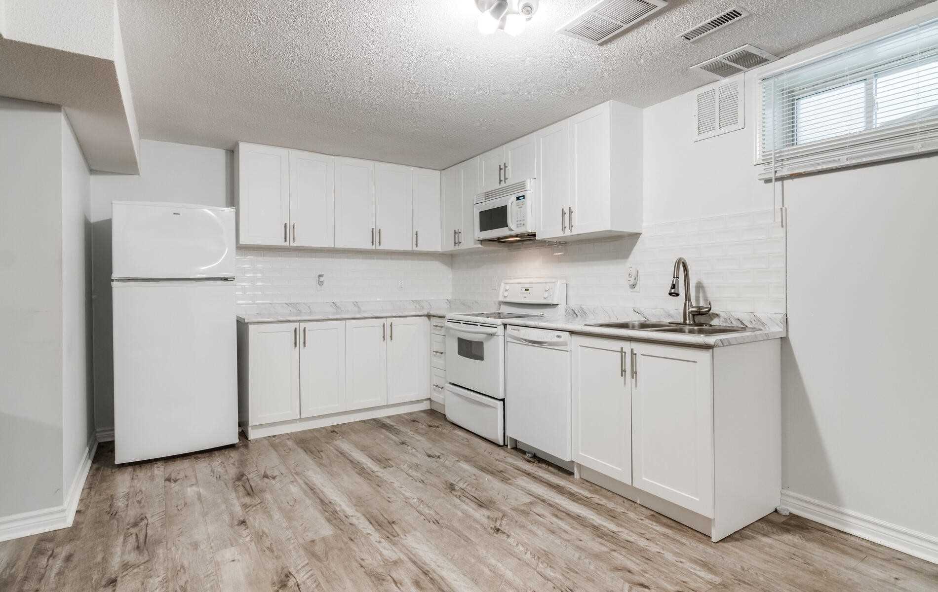 73 Burling Pl