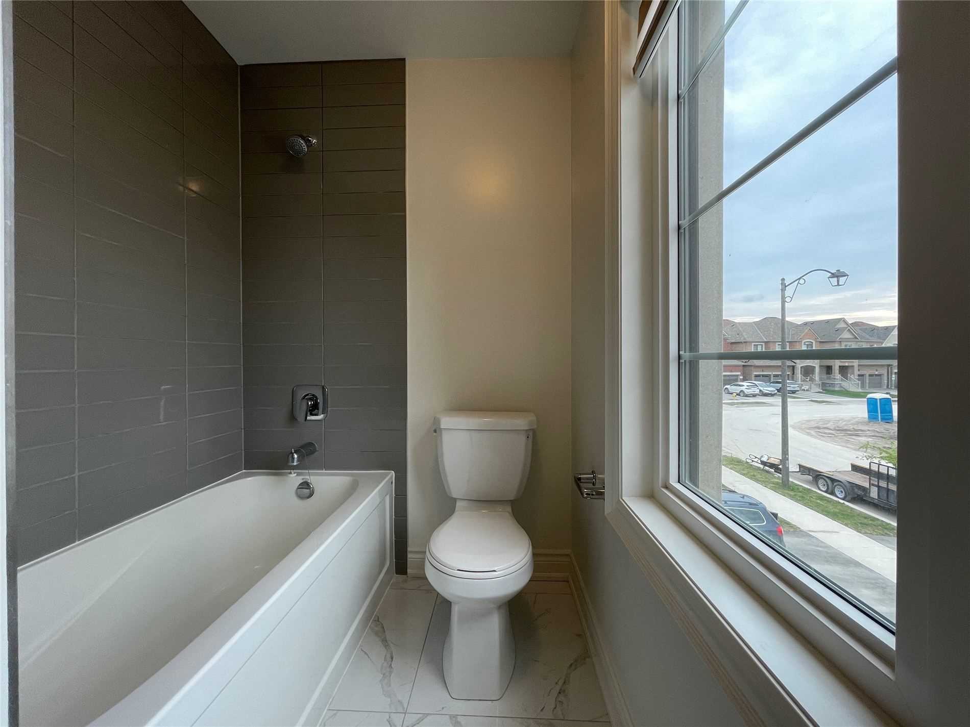 132 Meadow Vista Cres