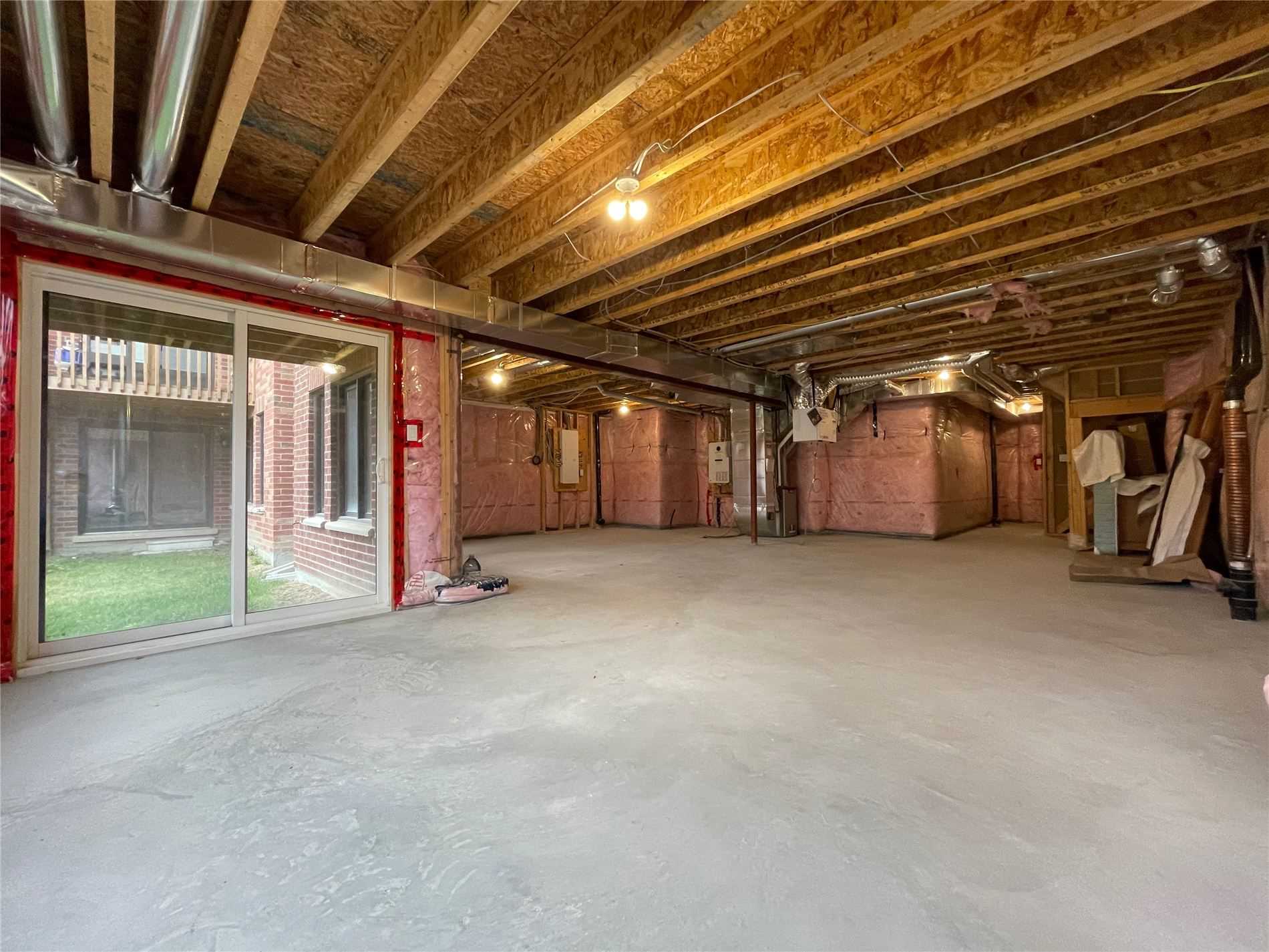 132 Meadow Vista Cres