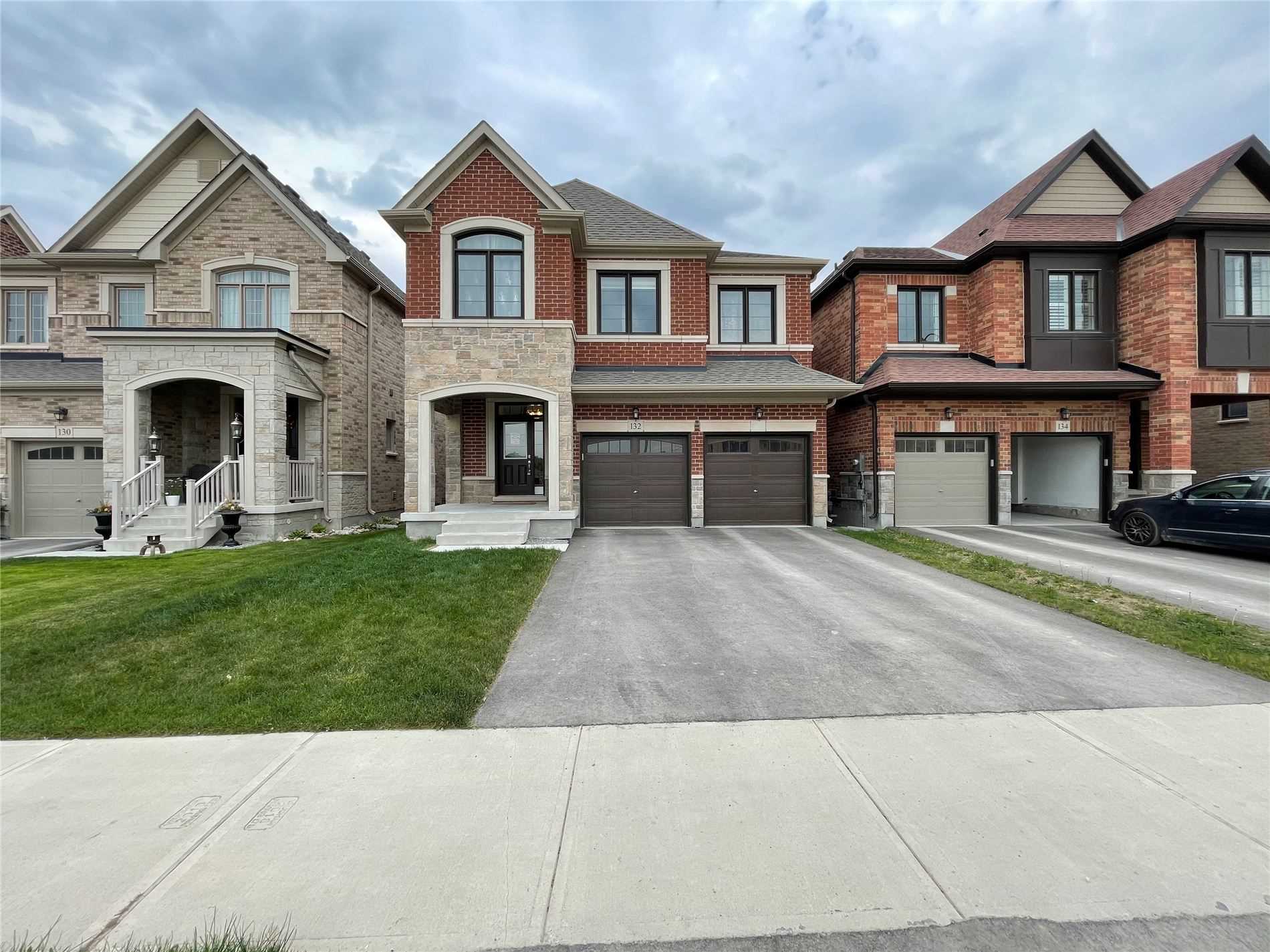 132 Meadow Vista Cres