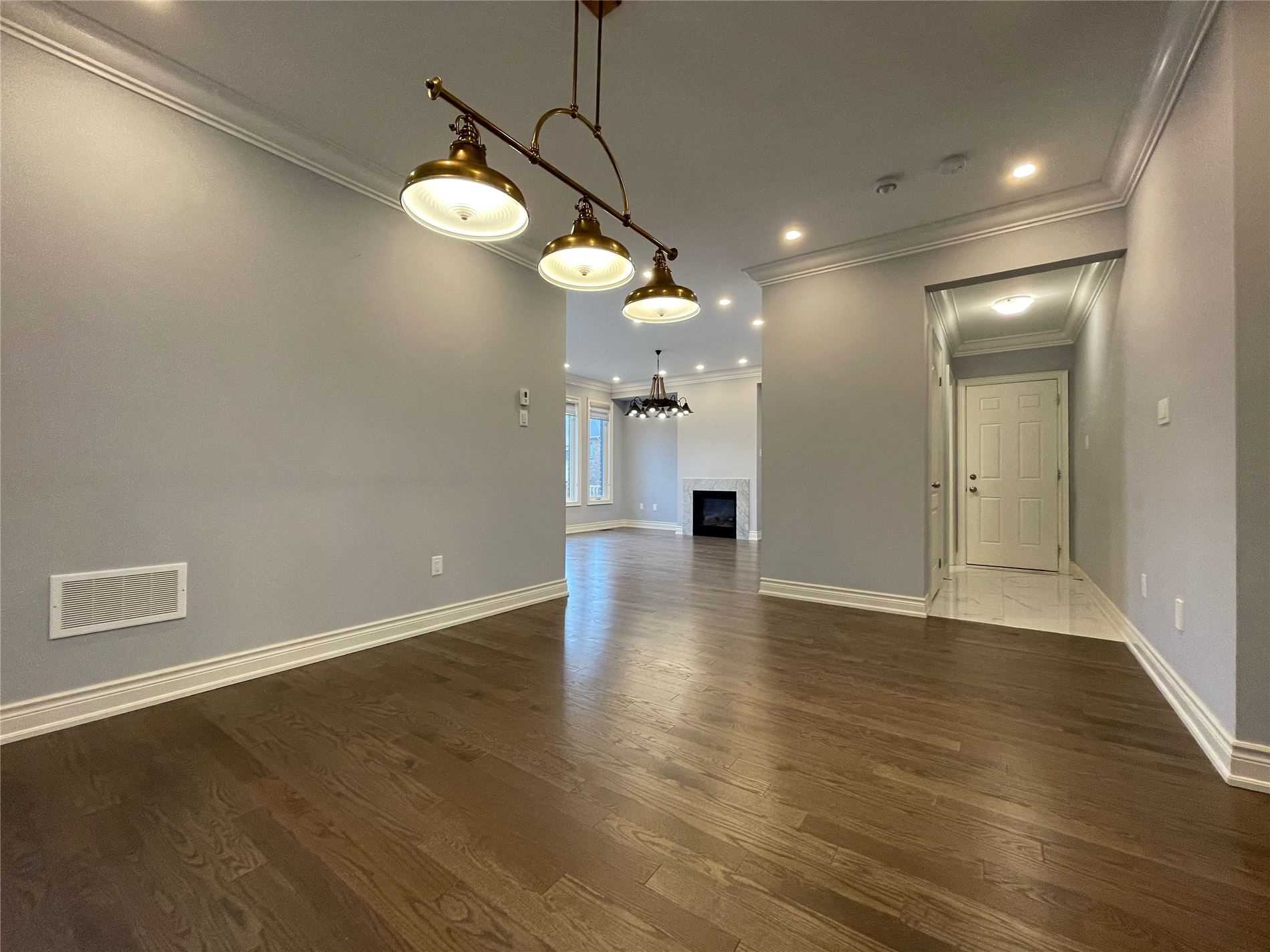 132 Meadow Vista Cres