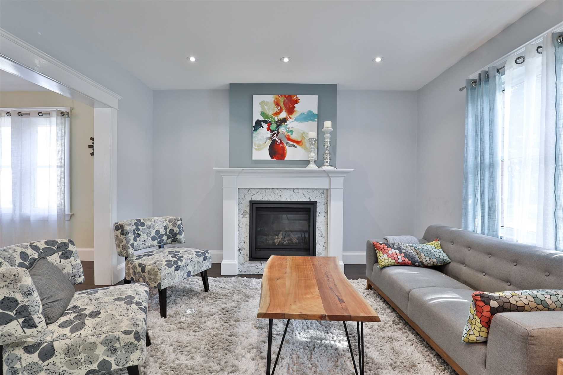 16 Elizabeth St S