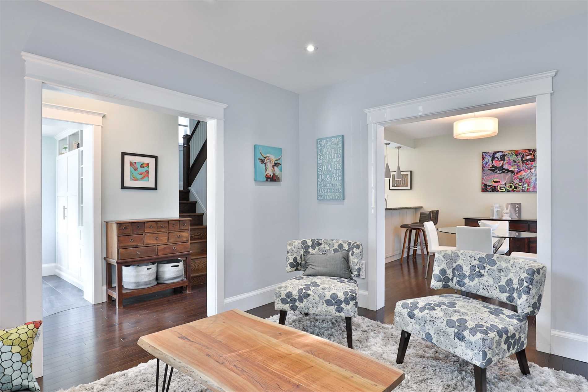 16 Elizabeth St S