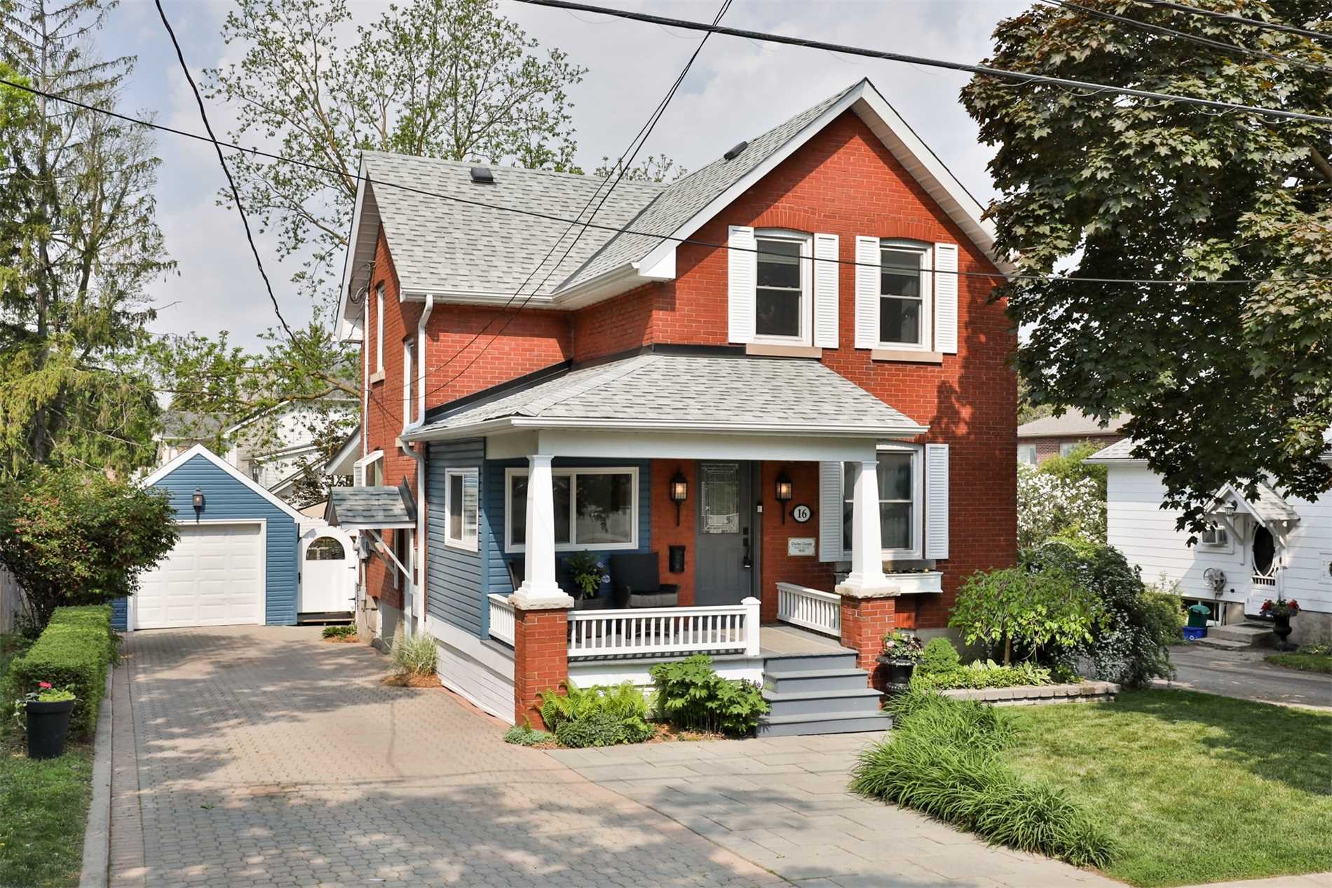 16 Elizabeth St S
