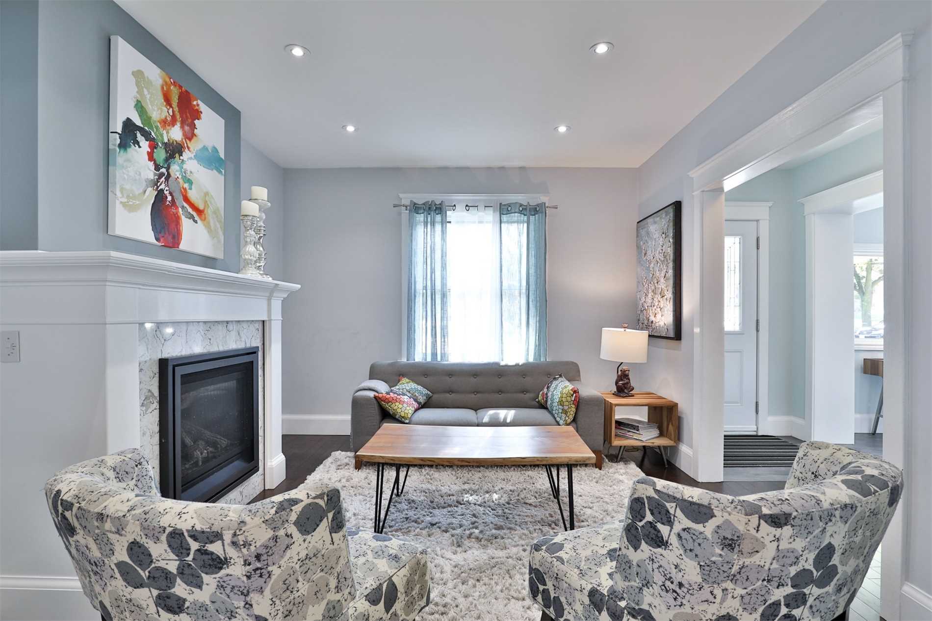 16 Elizabeth St S