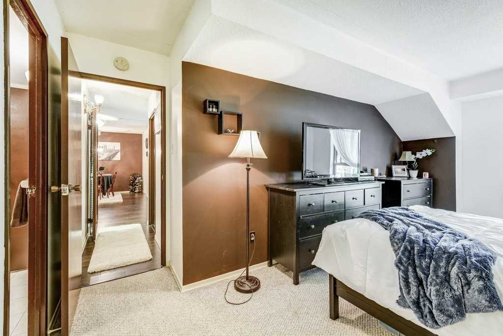 15390 Yonge St, #203