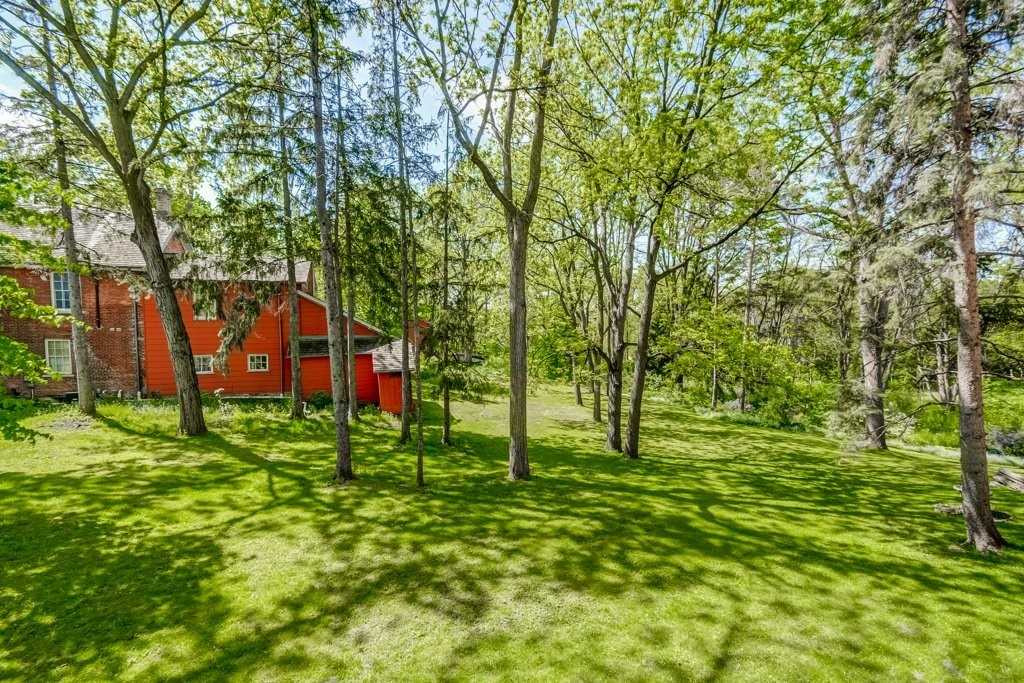 15390 Yonge St, #203