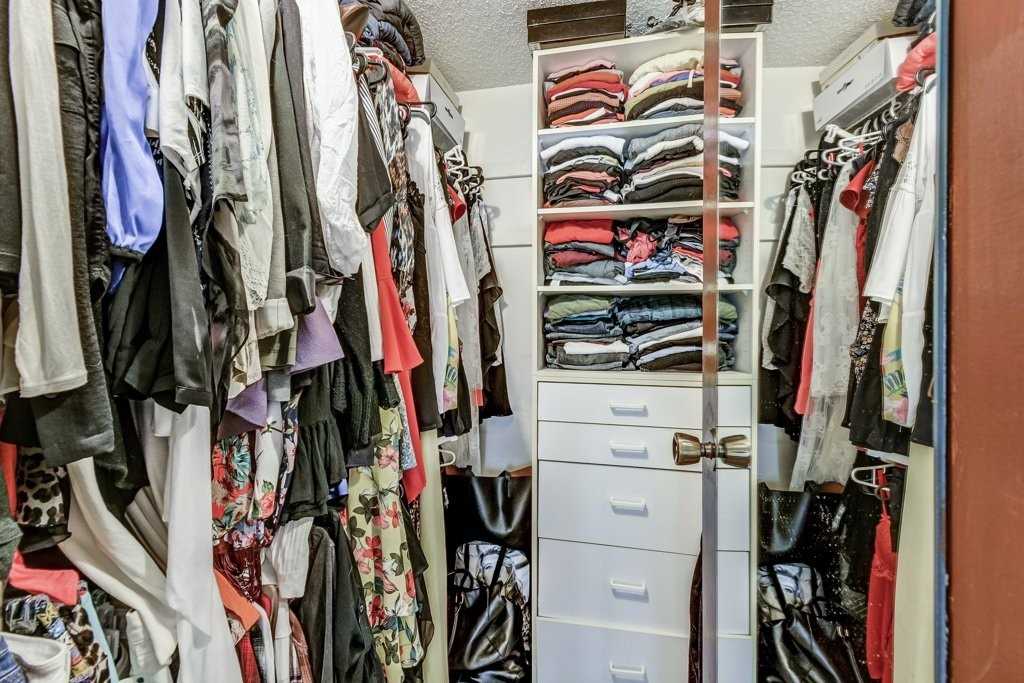 15390 Yonge St, #203