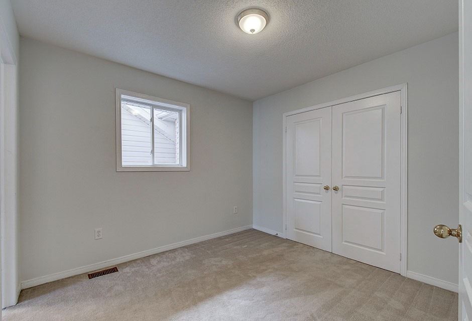 23 Barr Cres