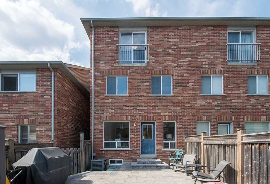 23 Barr Cres