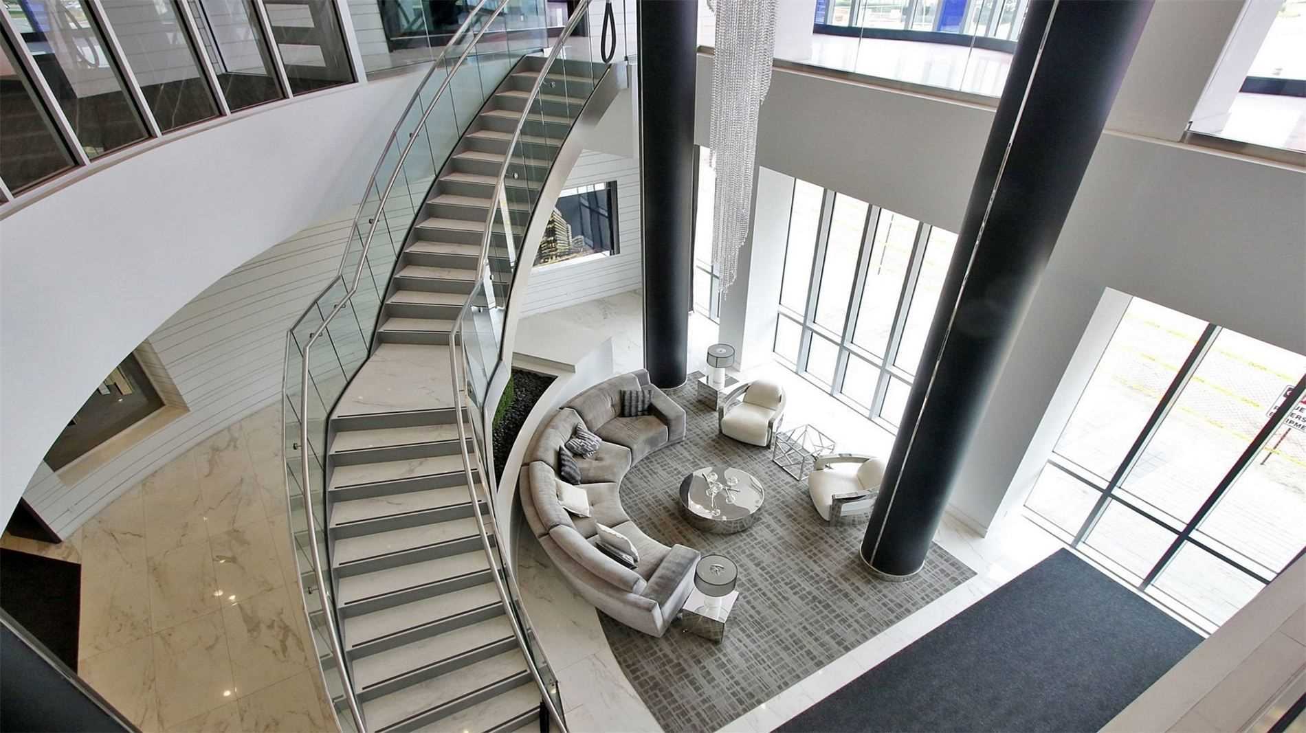 9471 Yonge St, #303