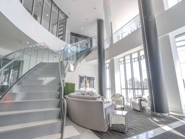 9471 Yonge St, #303