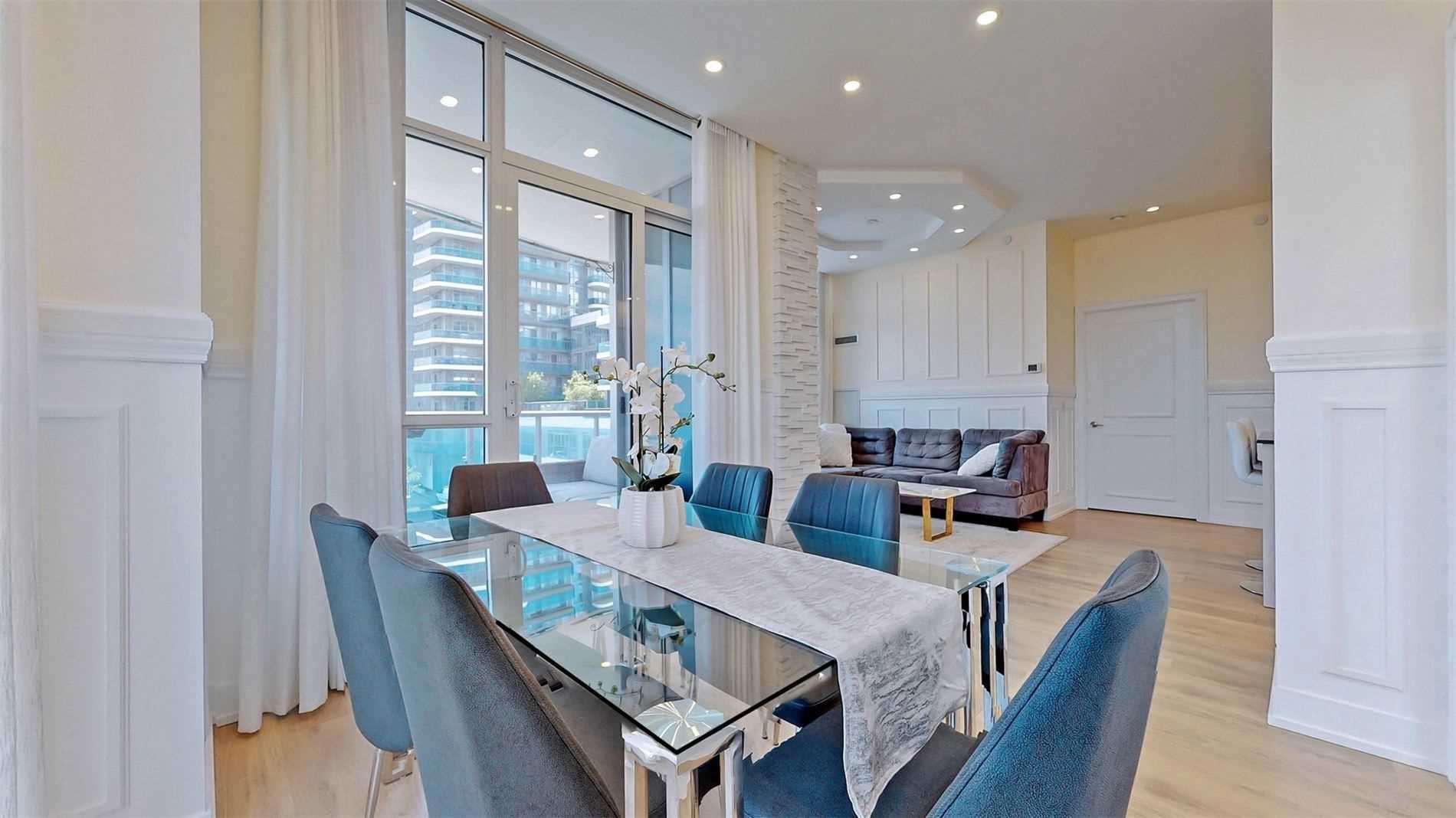 9471 Yonge St, #303