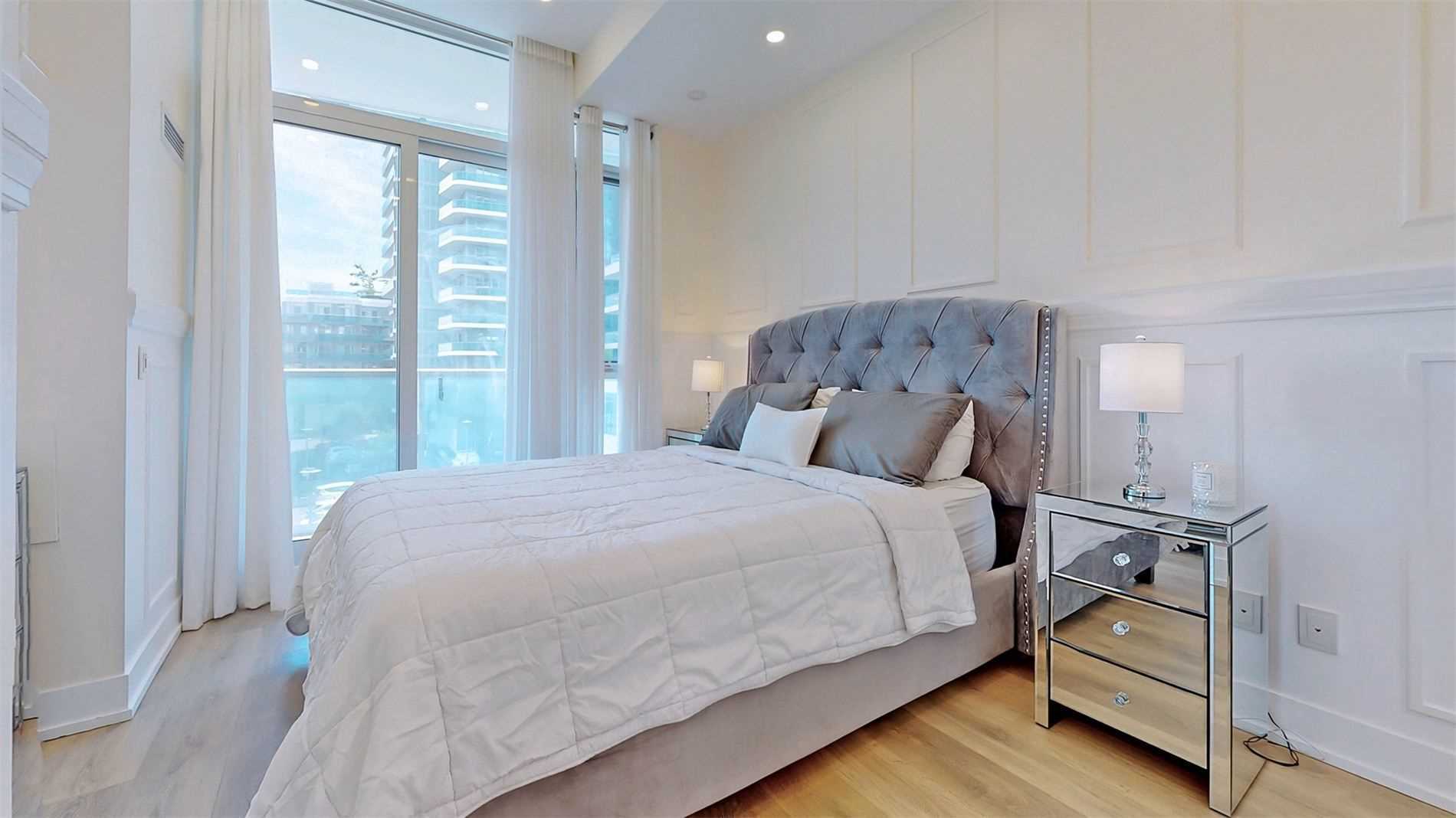 9471 Yonge St, #303