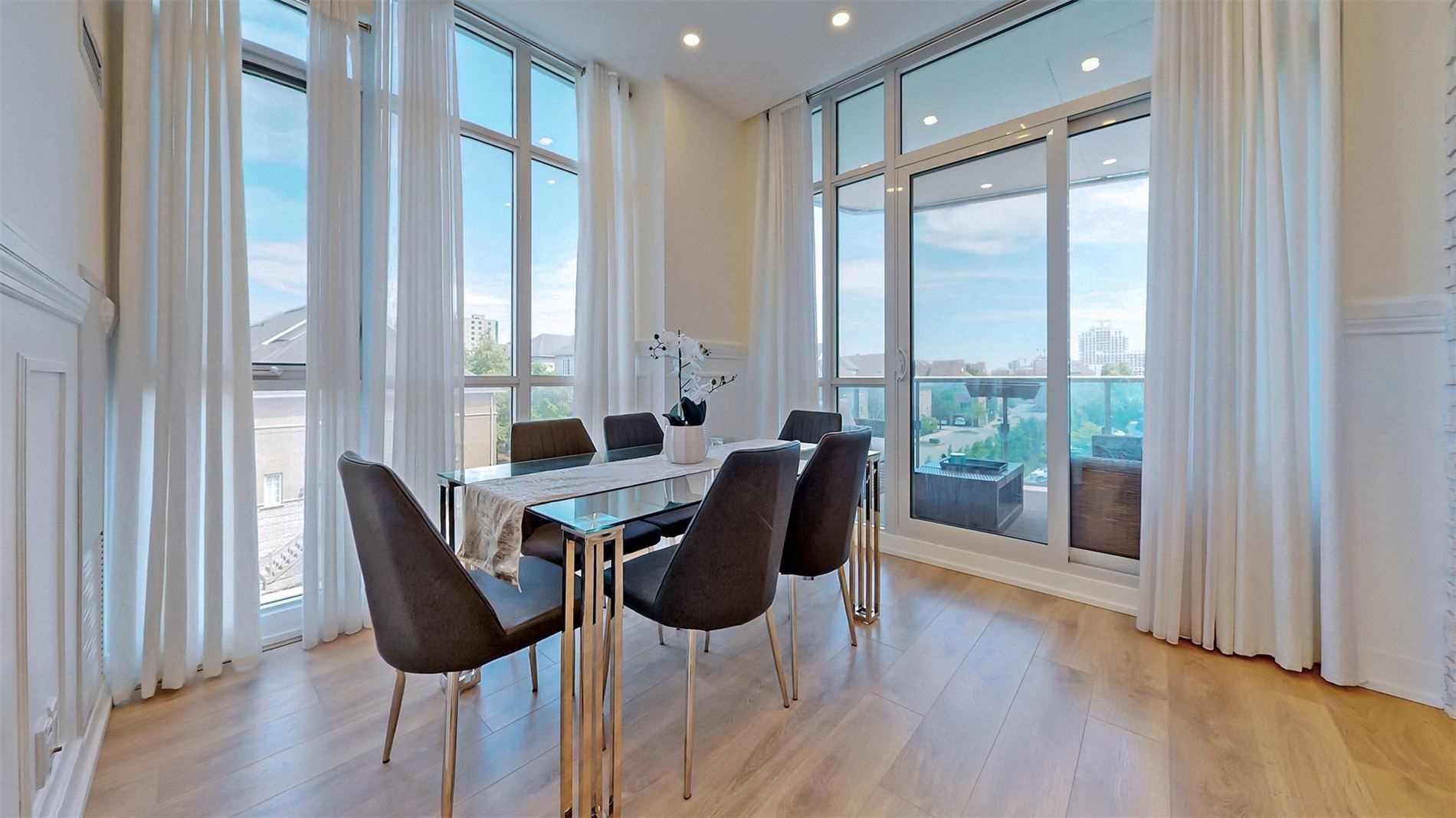 9471 Yonge St, #303