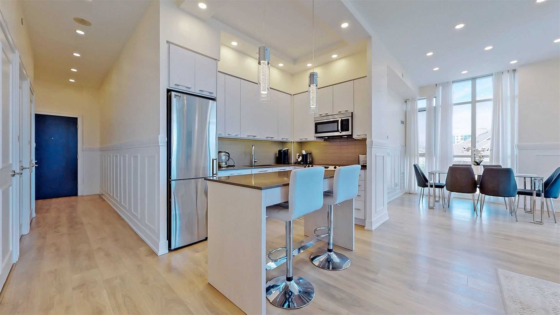 9471 Yonge St, #303