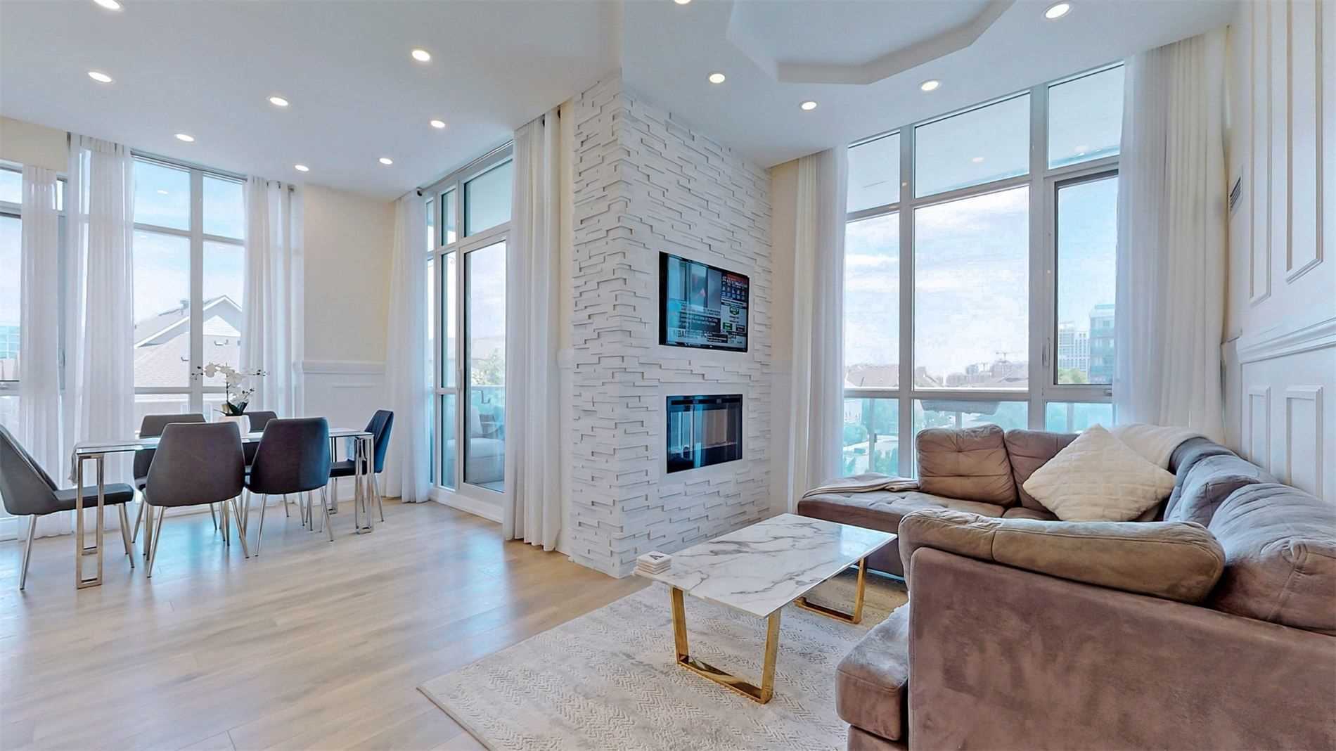 9471 Yonge St, #303