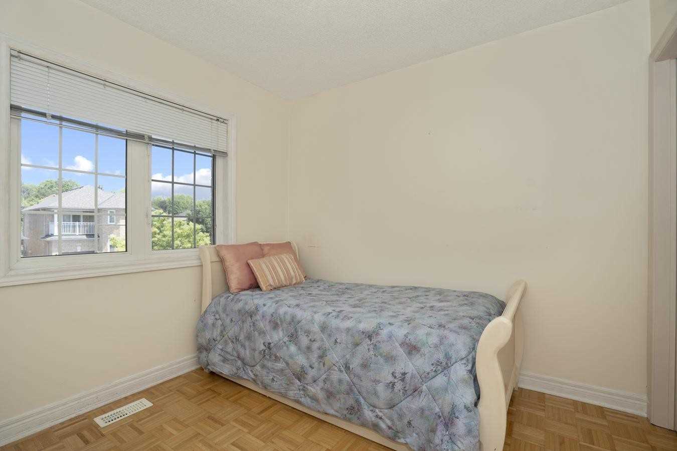138 Moraine Dr
