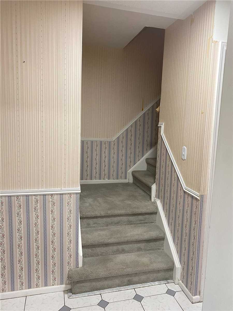 1 Wootten Way S #32